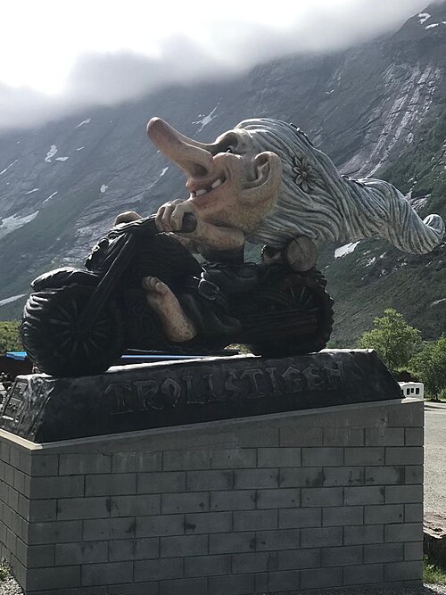 File:Trollstigen3.jpg